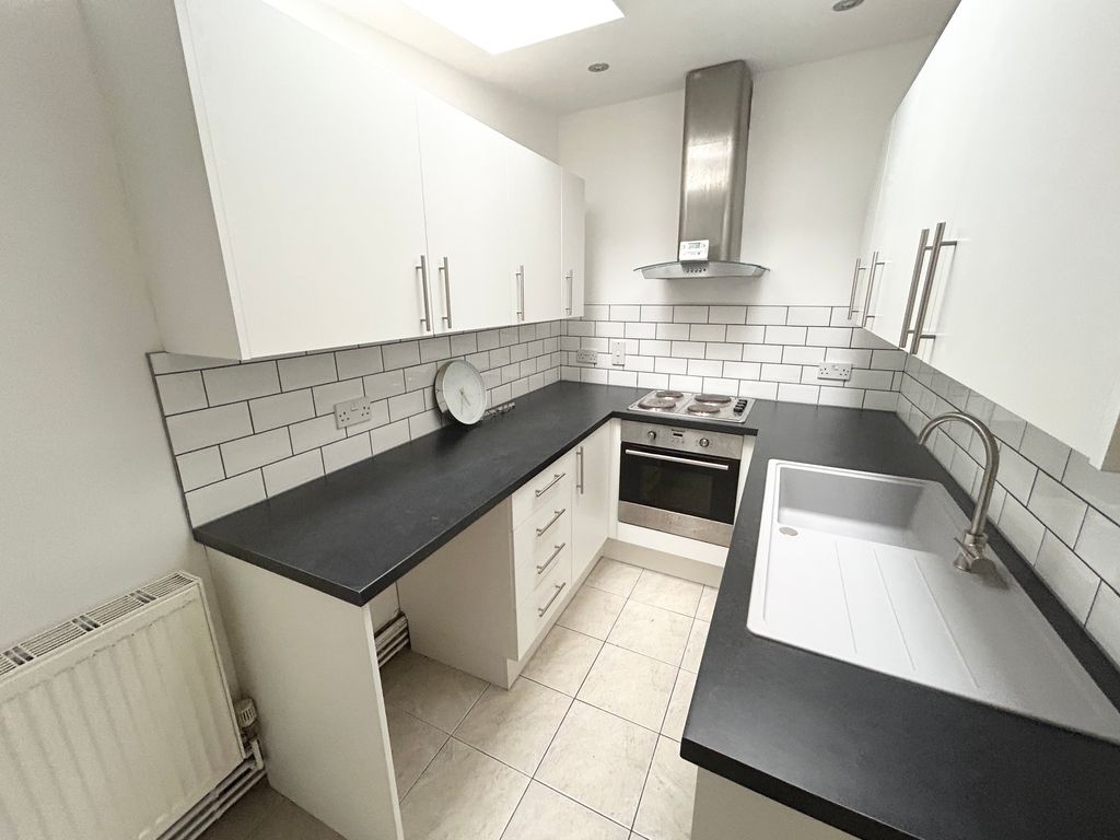 Property photo 2 of 5 Kitchen