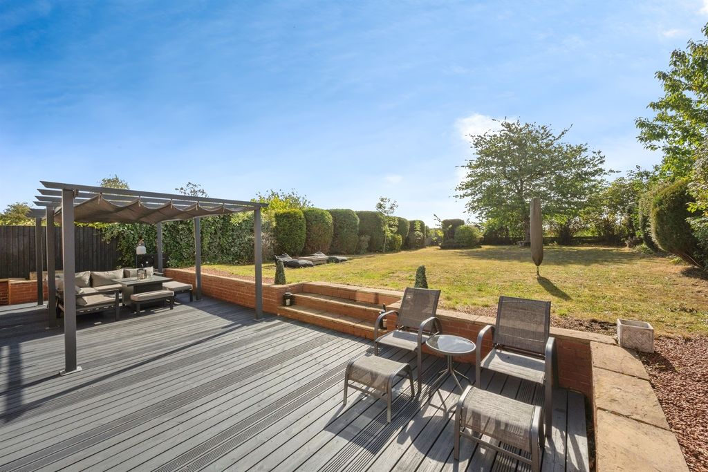 Property photo 2 of 17