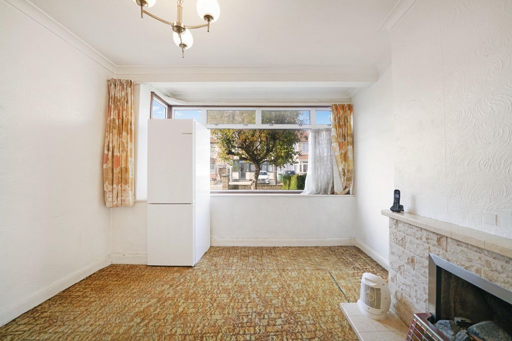 Property photo 2 of 18 Photo 11