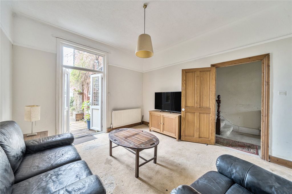 Property photo 2 of 19 Picture No. 23