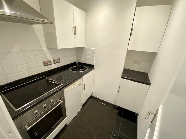 Property photo 1 of 11 Kitchen