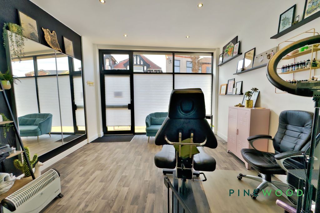 Property photo 2 of 6 Main Shop