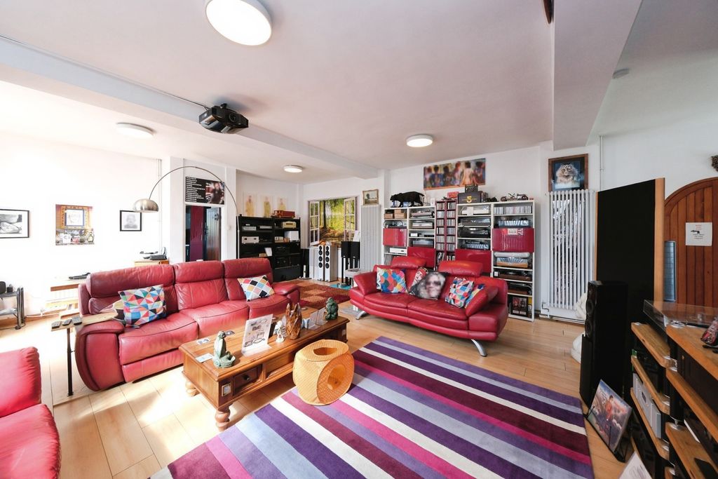 Property photo 3 of 27 Pbox-Img.Jpg
