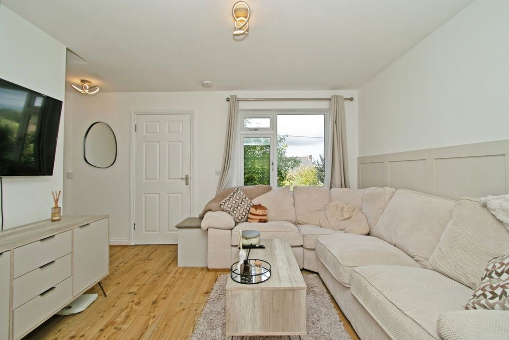Property photo 3 of 26 Pbox-Img.Jpg