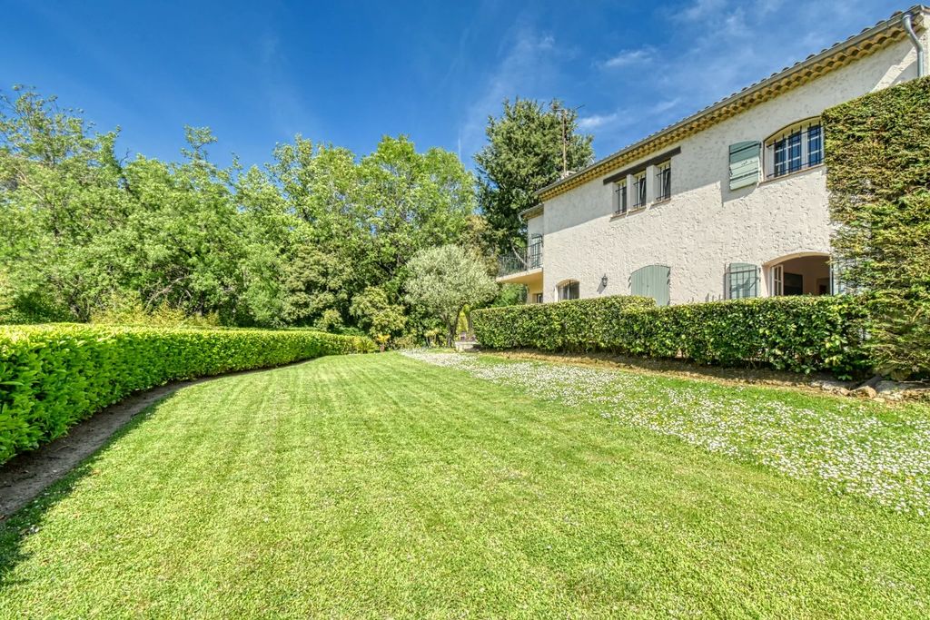 Property photo 2 of 26