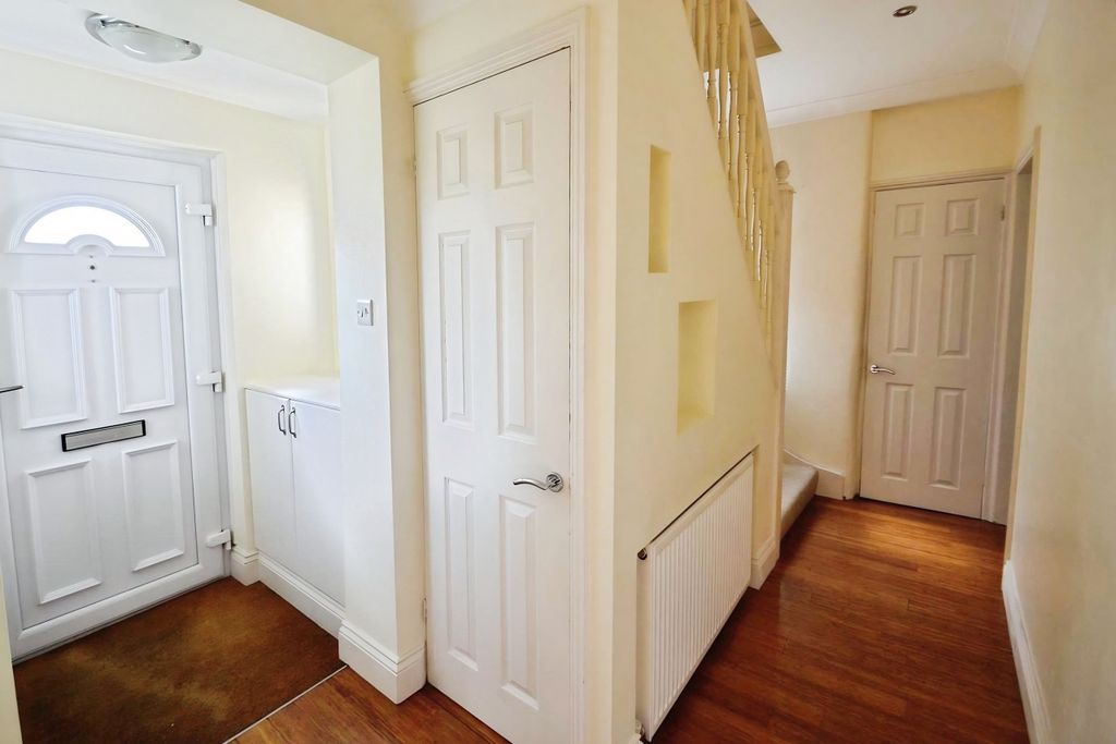 Property photo 2 of 11 0F6dab7F-O_1Cimg8Pi24O1T0S76l75F199Aq