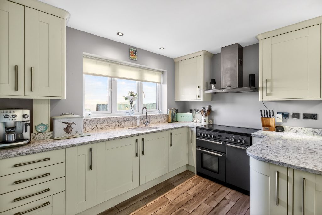 Property photo 3 of 23