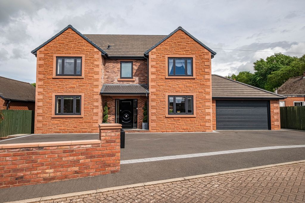 Property photo 1 of 50