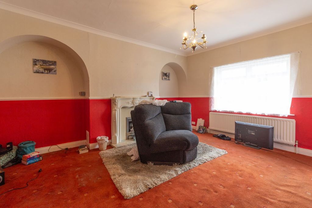 Property photo 2 of 17