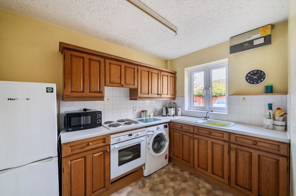 Property photo 2 of 14 Kitchen