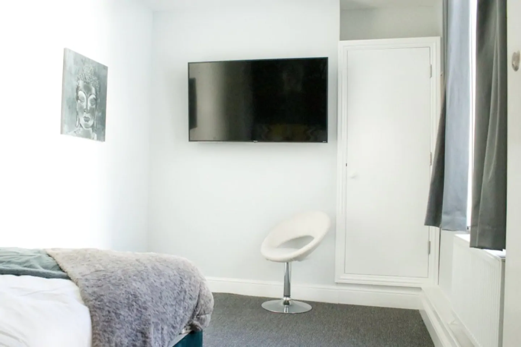 Property photo 1 of 8 Property Photo