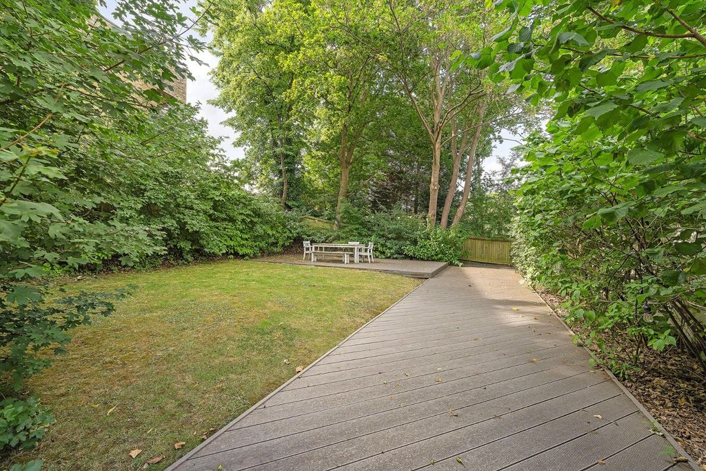 Property photo 3 of 14 Gardens (2).Jpg