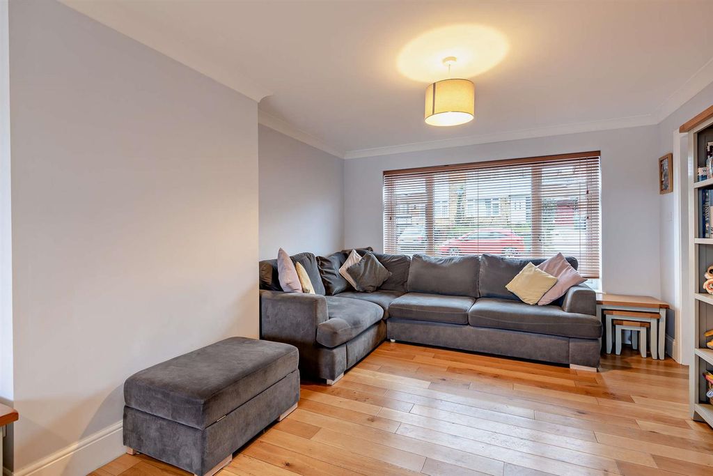 Property photo 2 of 15 8674285-Interior05-800.Jpg