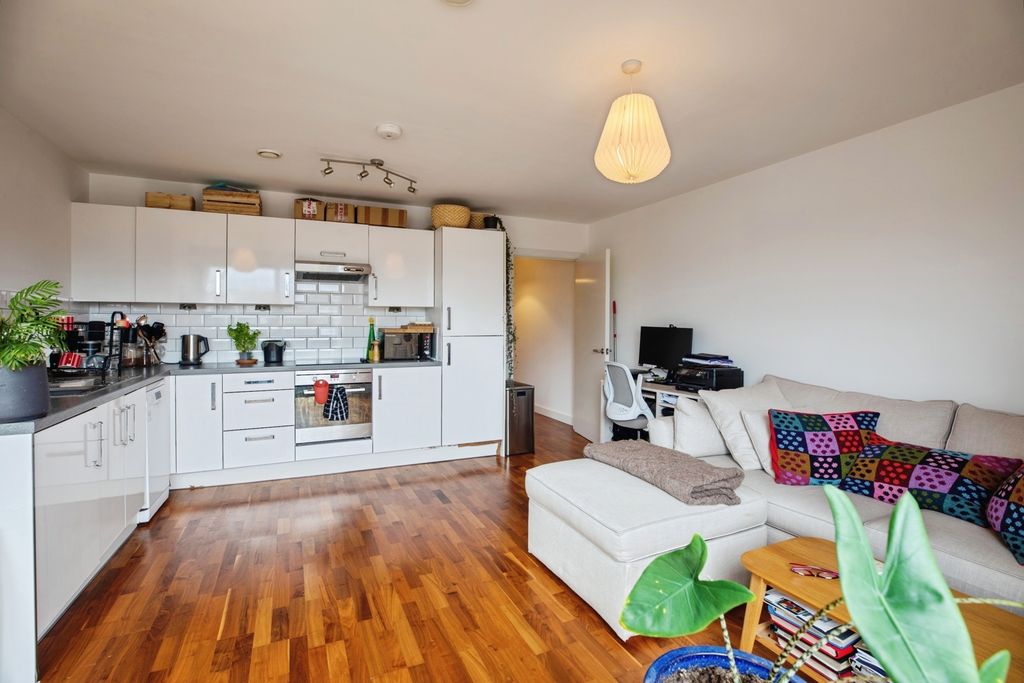 Property photo 3 of 14 Photo