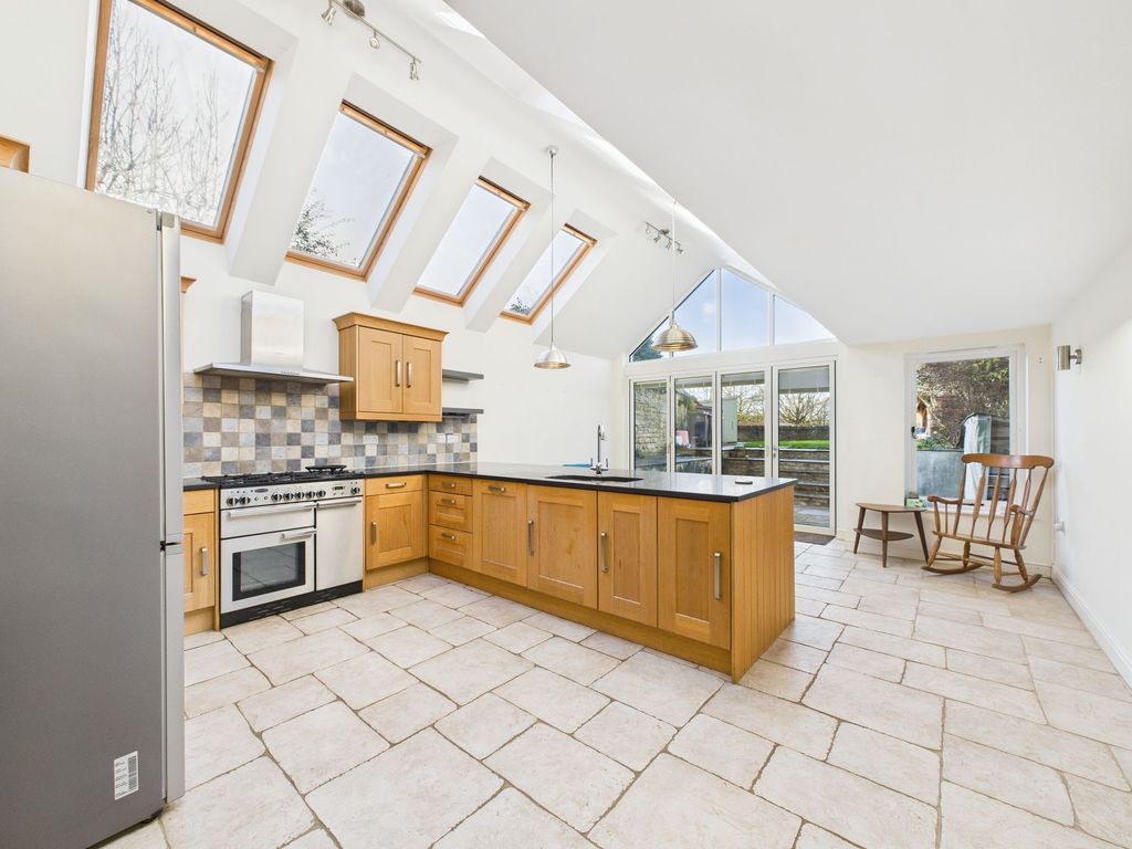 Property photo 2 of 23