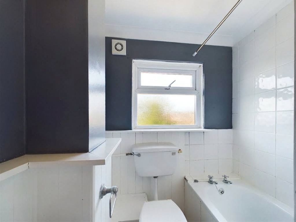 Property photo 3 of 4 Picture No. 12