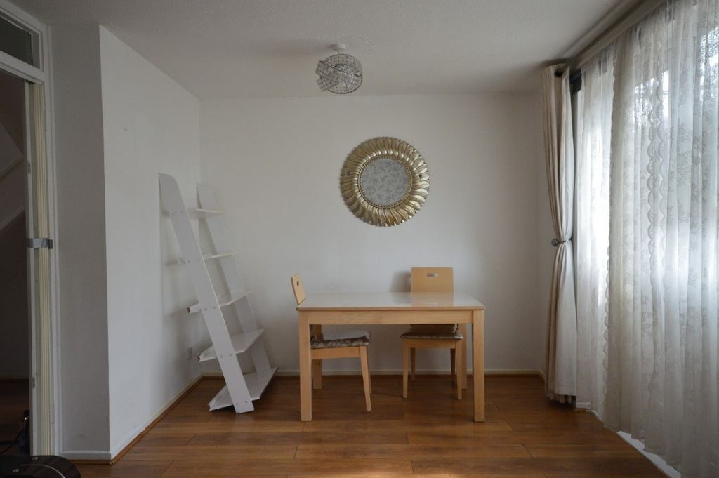 Property photo 2 of 11 Gallery