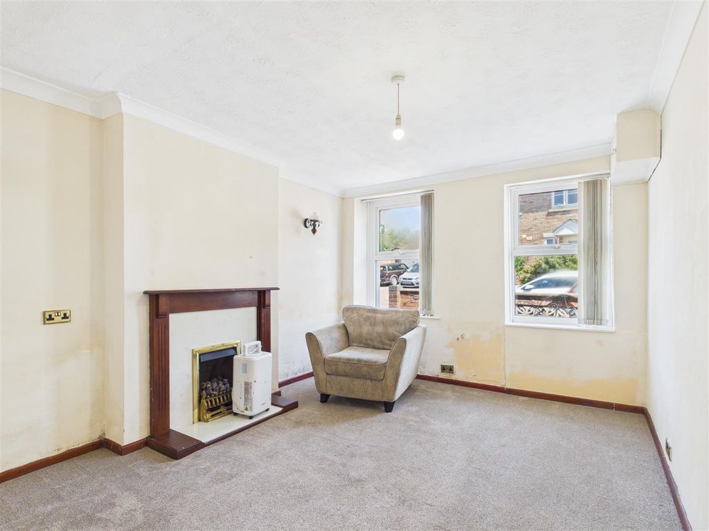 Property photo 3 of 8