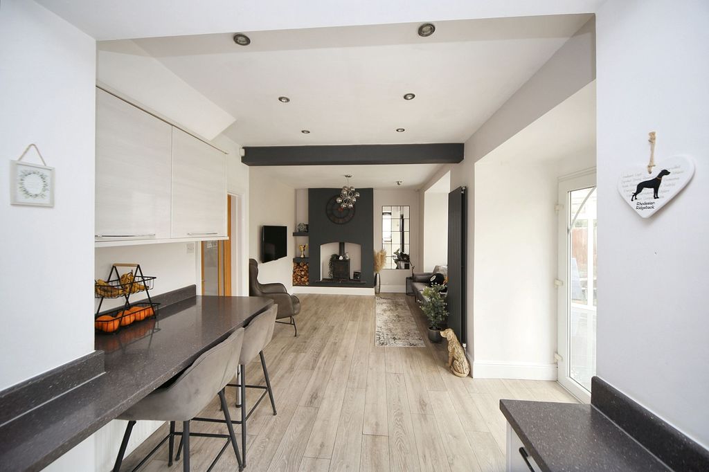 Property photo 2 of 38