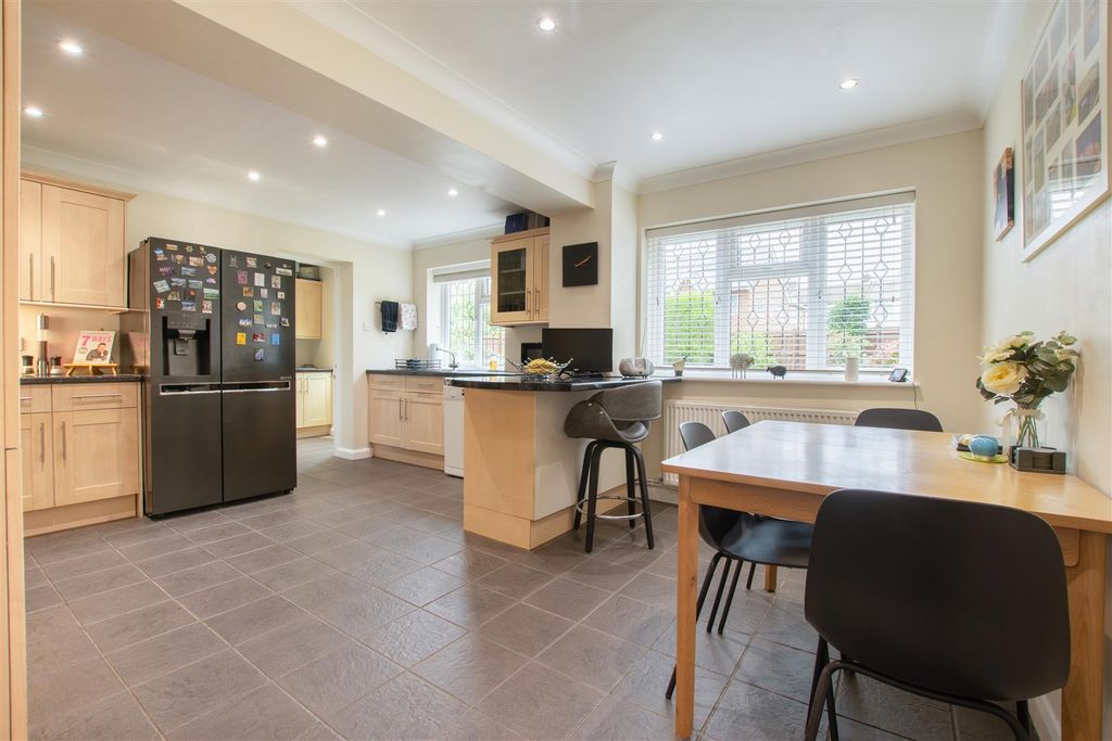 Property photo 3 of 29 8663735-Interior14.Jpg