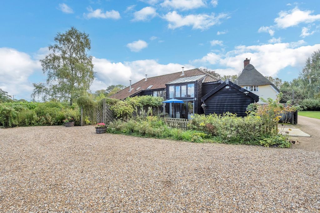Property photo 1 of 32