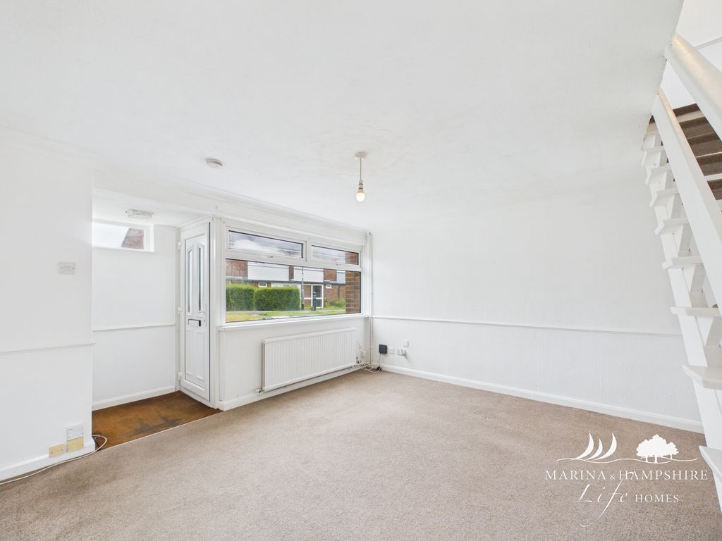 Property photo 3 of 40 Cam03915G0-Pr0067-Still006