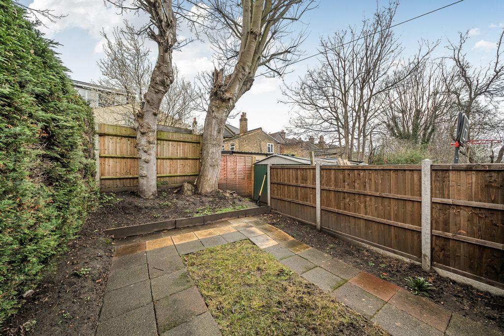 Property photo 1 of 20 1417972-5-69988c2...