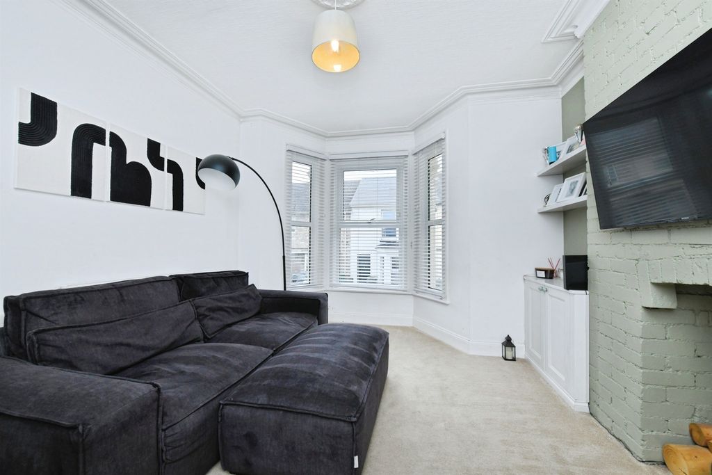Property photo 3 of 22