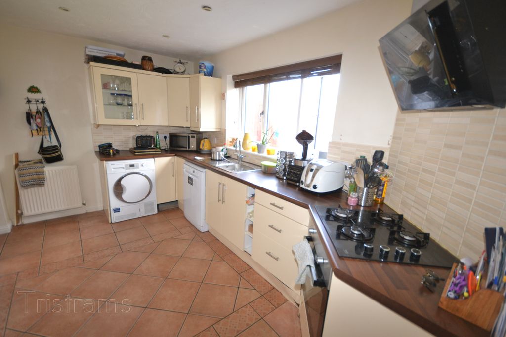 Property photo 2 of 11