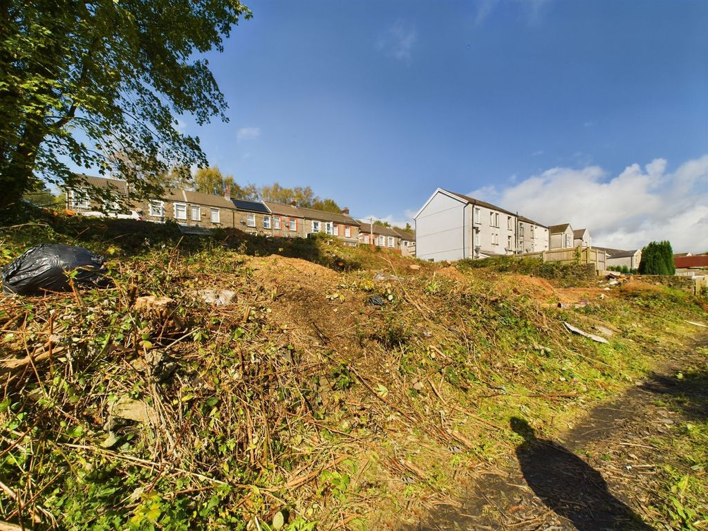 Property photo 2 of 18