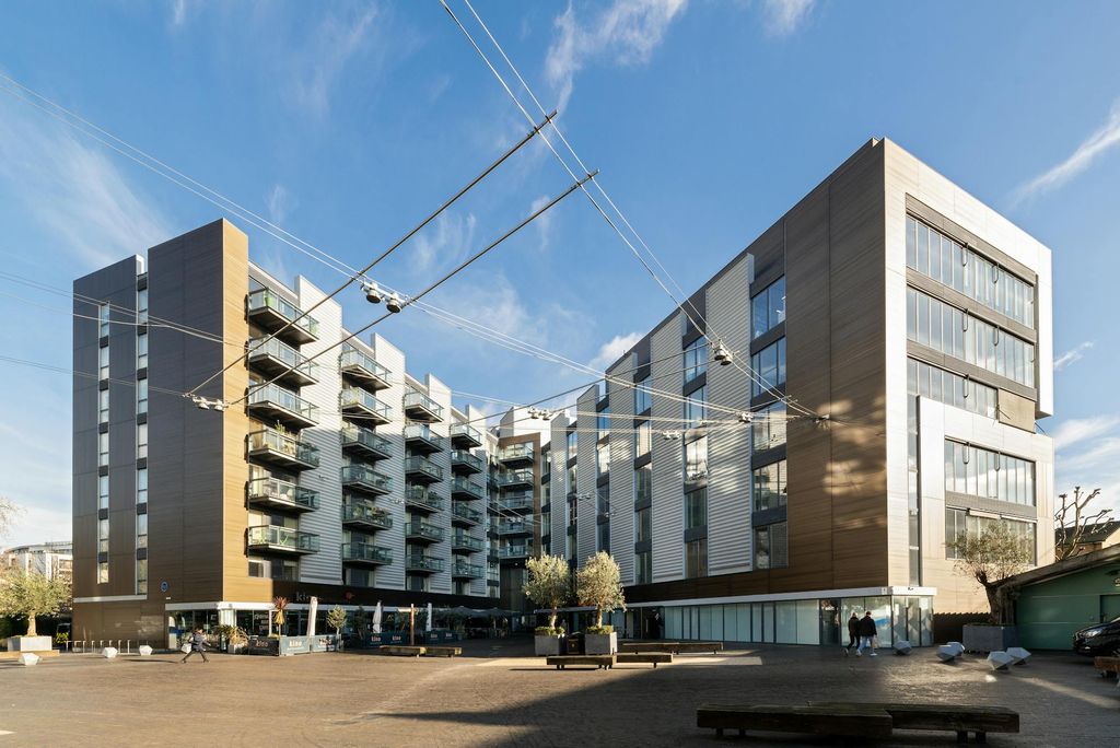 Property photo 1 of 8