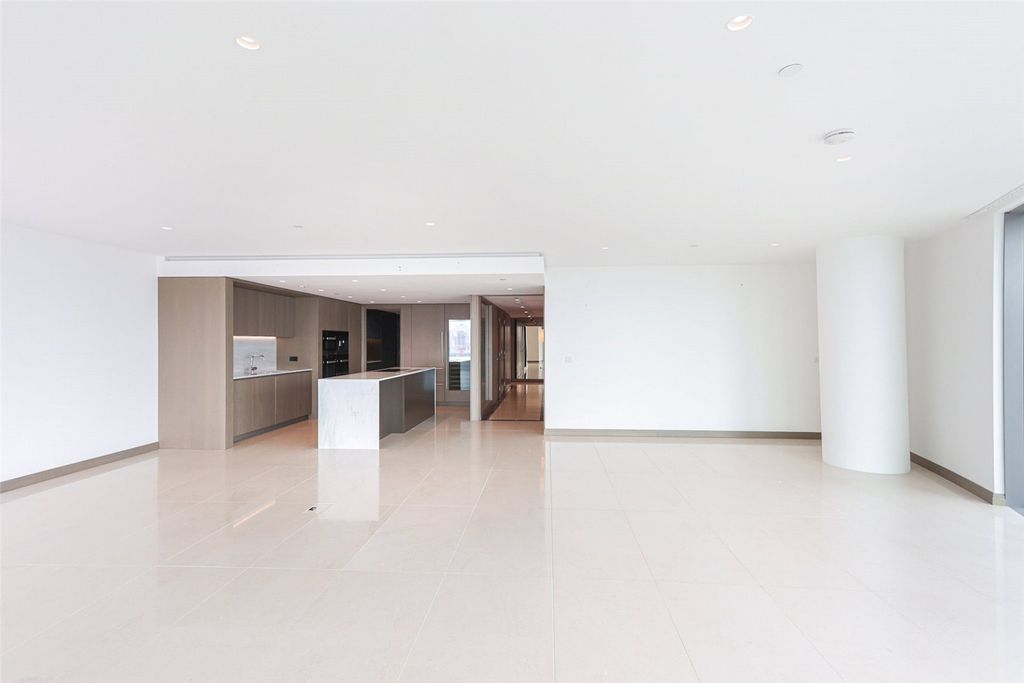 Property photo 3 of 43 Picture No. 09