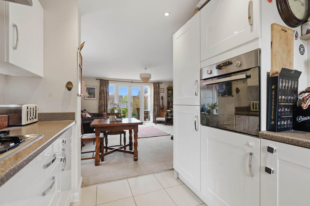 Property photo 3 of 29 Kitchen