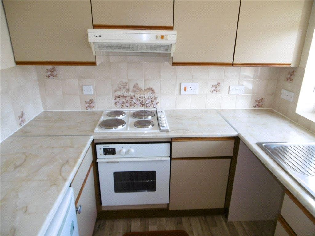 Property photo 3 of 8 Kitchen