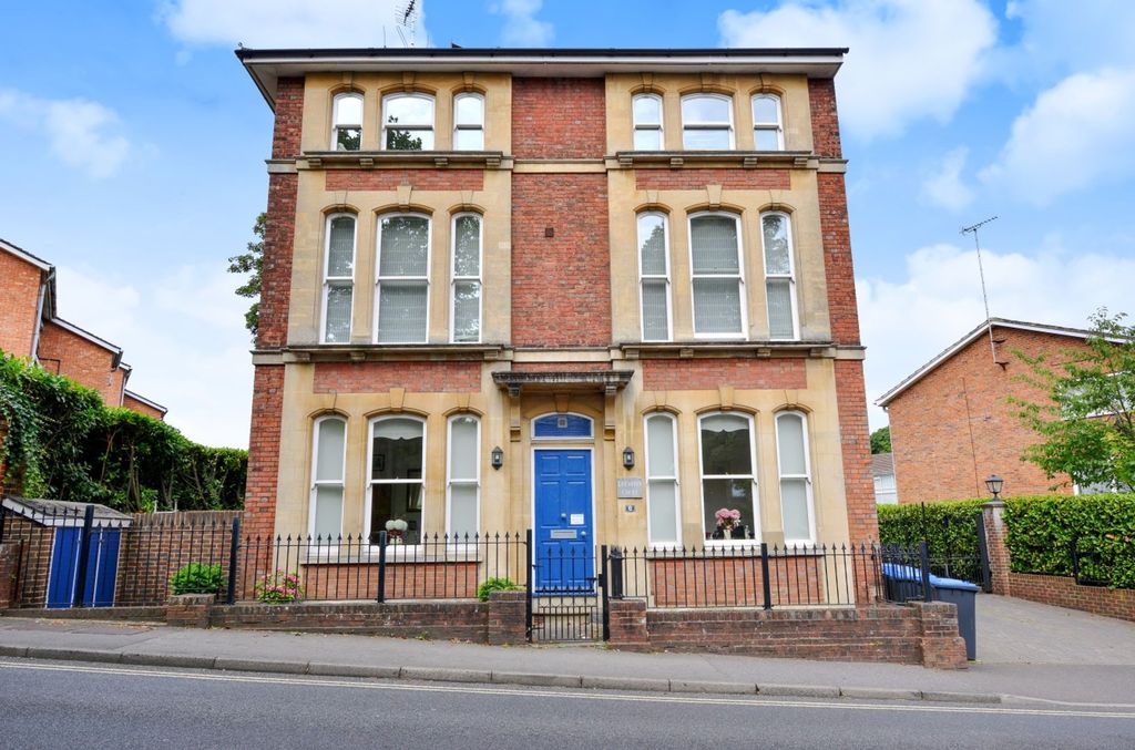 Property photo 1 of 8
