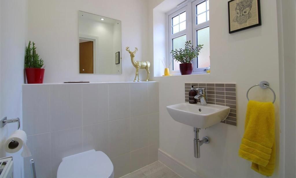 Property photo 2 of 12 Bathroom