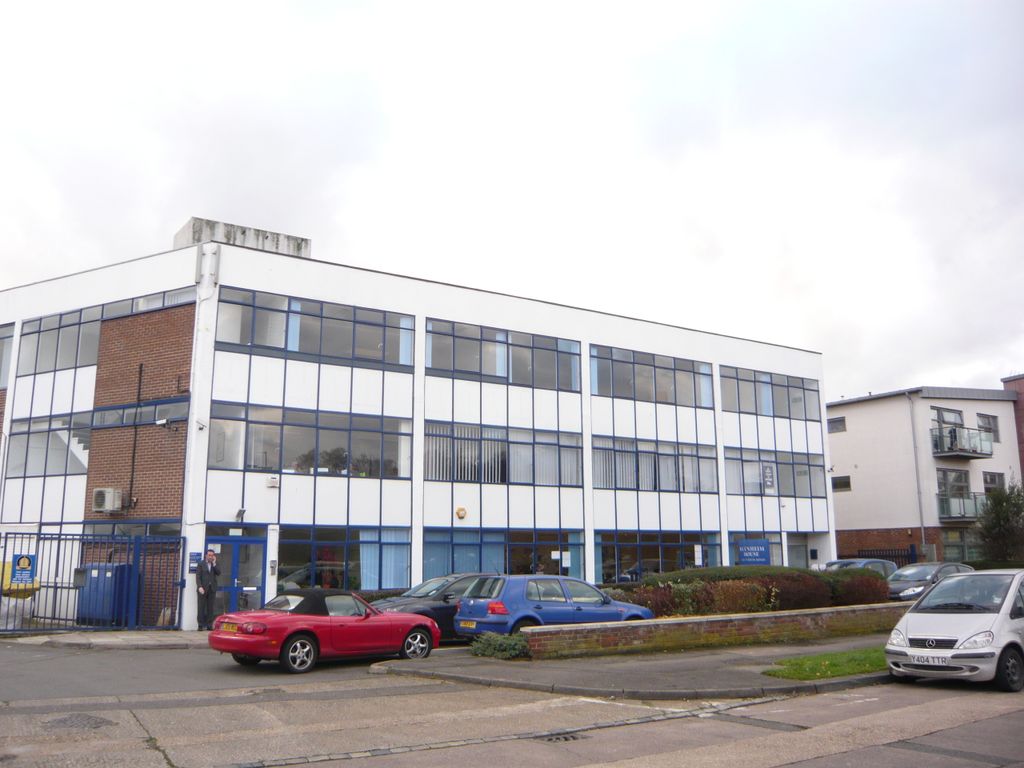 Property photo 1 of 3