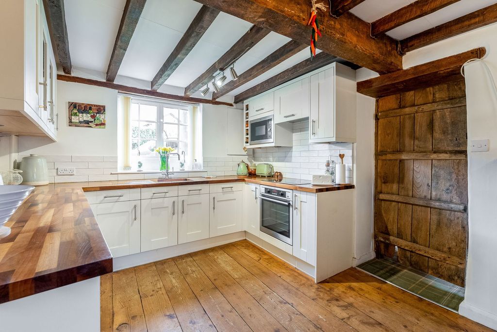 Property photo 2 of 24