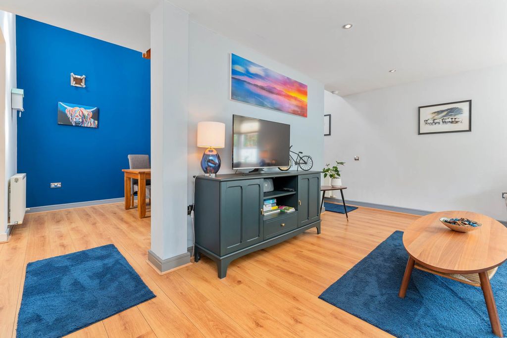 Property photo 2 of 24