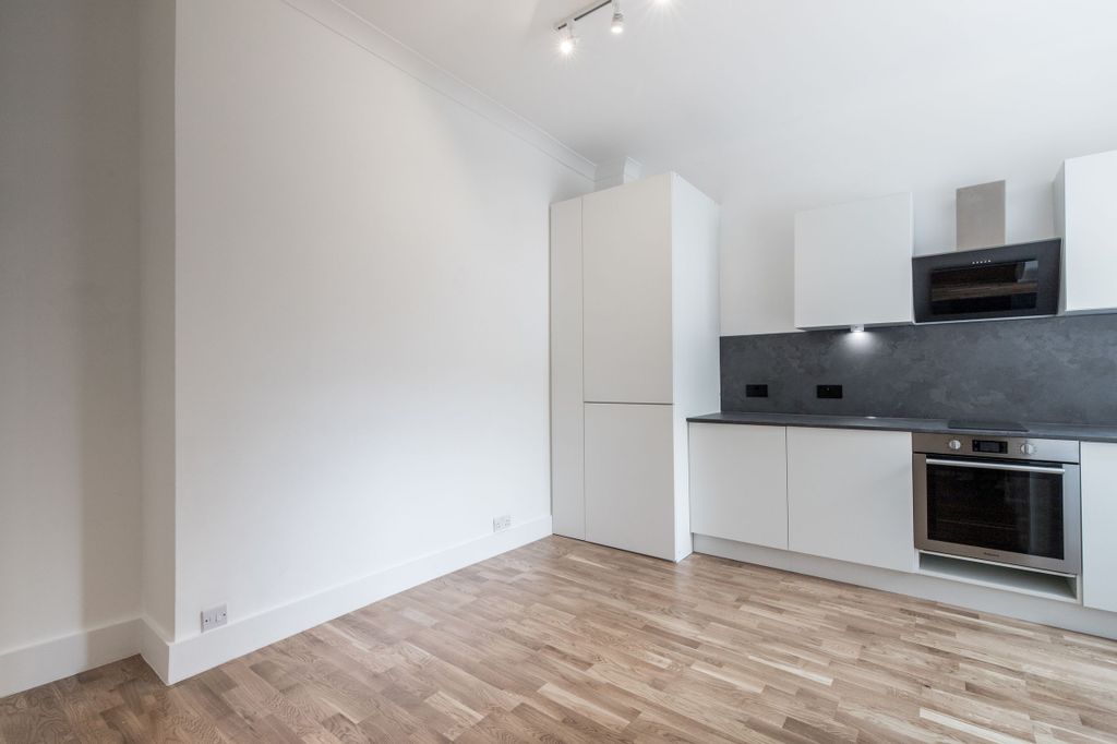 Property photo 3 of 14 Bedroom