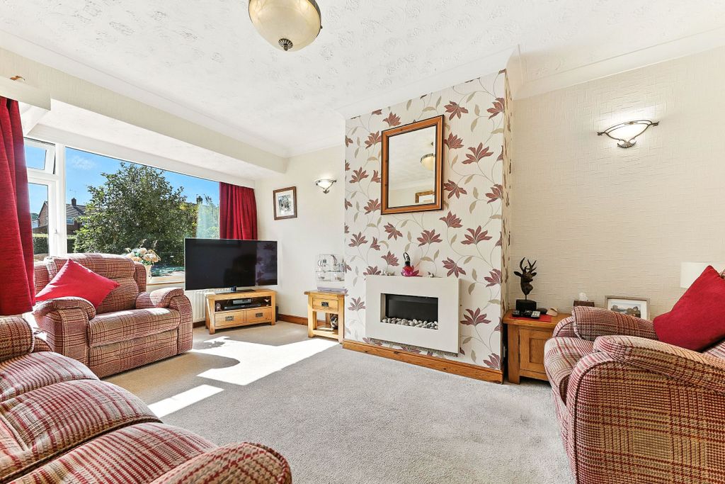 Property photo 2 of 30