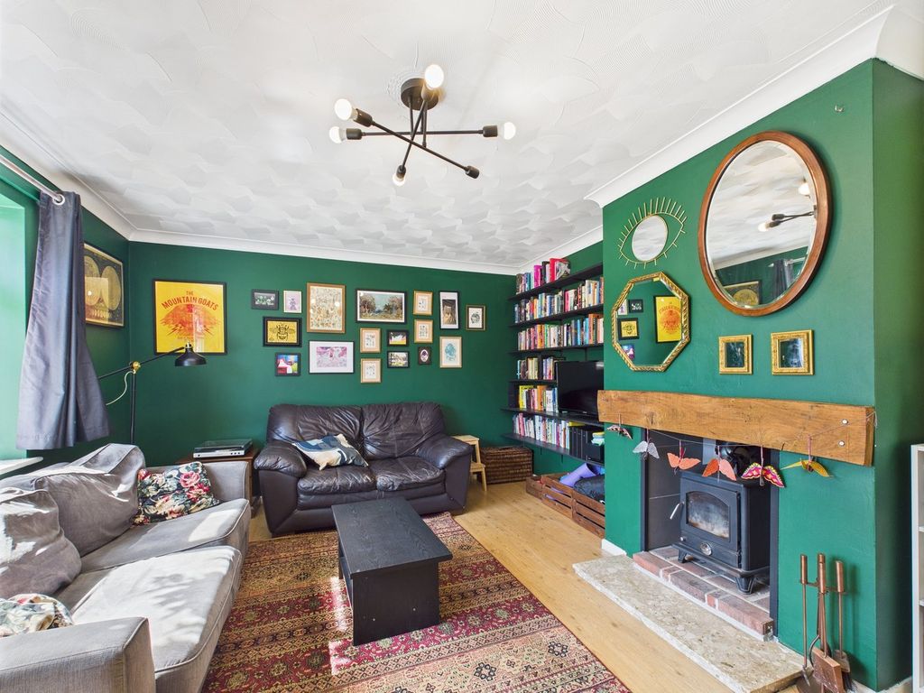 Property photo 3 of 11