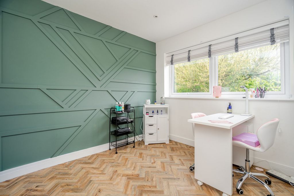 Property photo 3 of 45