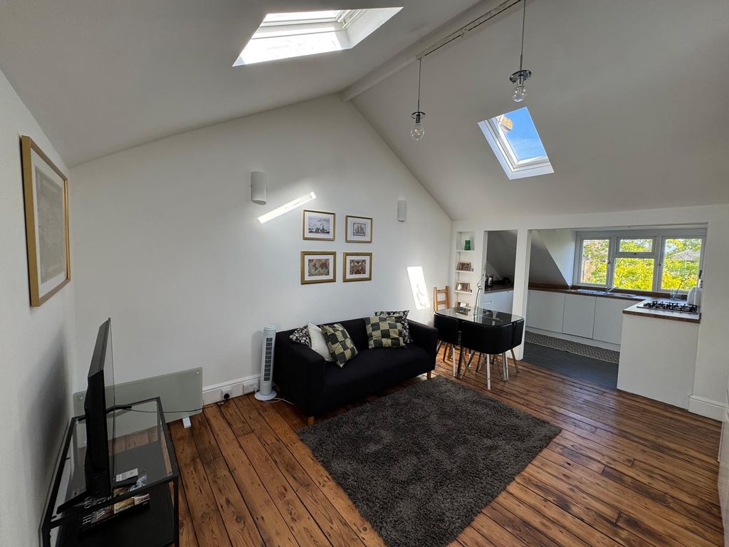 Property photo 1 of 41