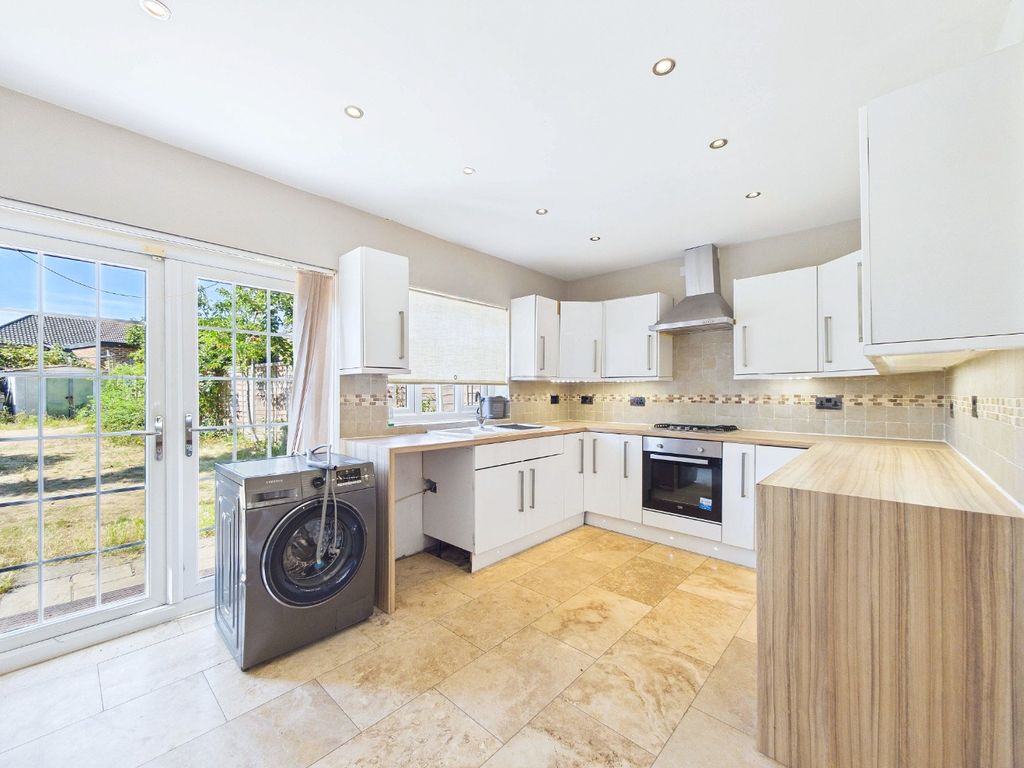 Property photo 2 of 17 5336271