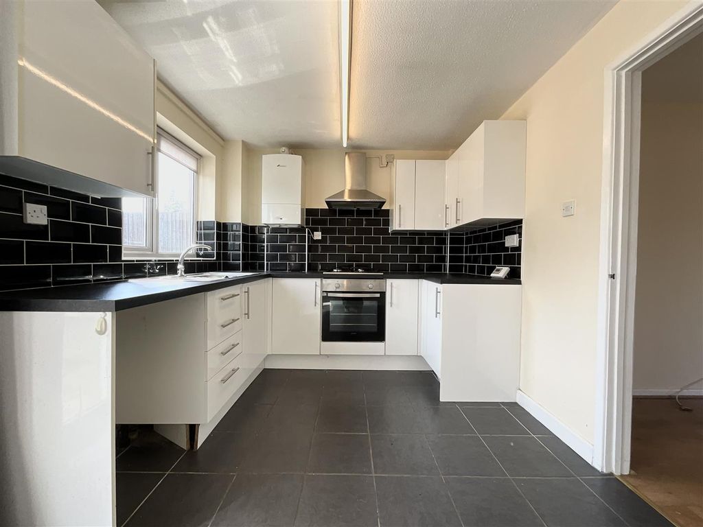 Property photo 2 of 11 Kitchen/Diner