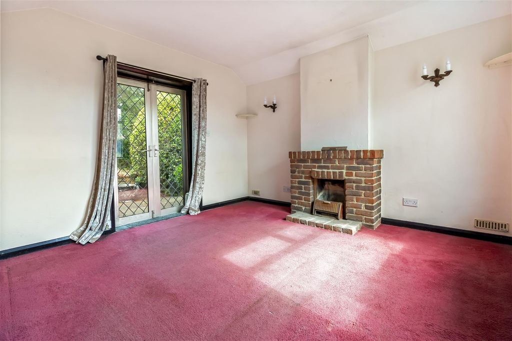 Property photo 2 of 15 9 The Poplars-001.Jpg