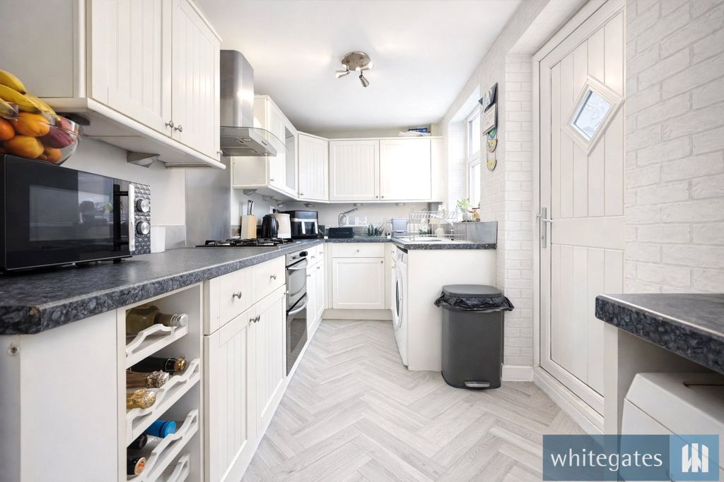 Property photo 2 of 15 Picture No. 13