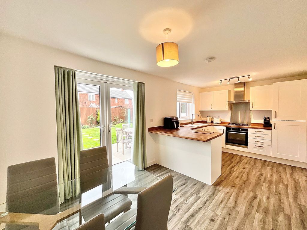 Property photo 2 of 22