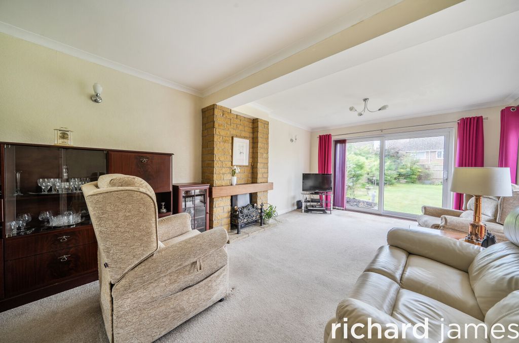 Property photo 3 of 13 02B067654Bd04A42A55948979Cf513E3
